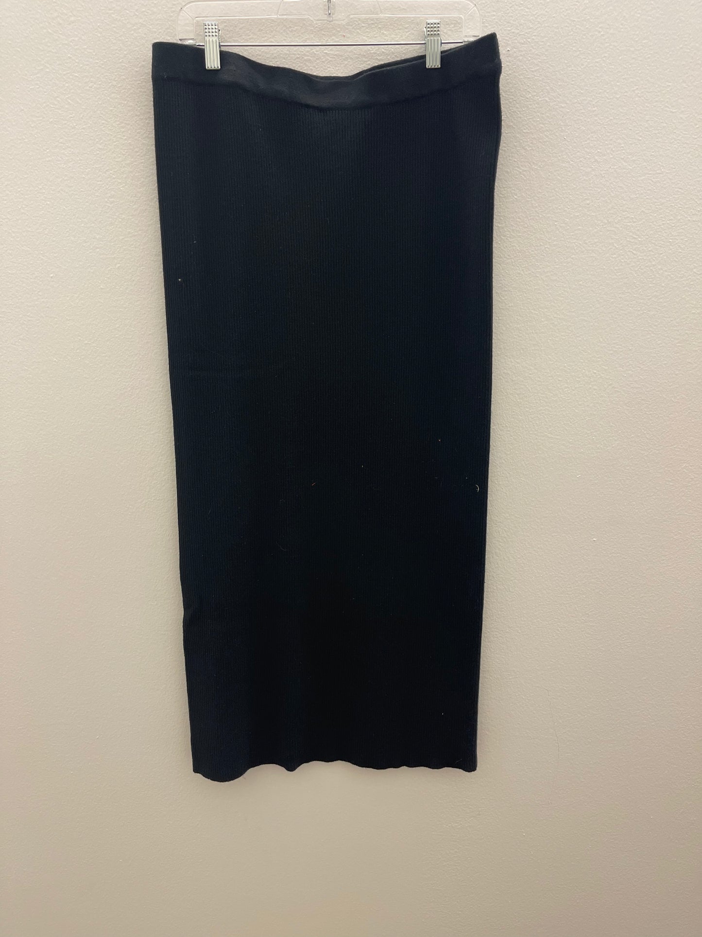 Ribbed Black Midi Skirt