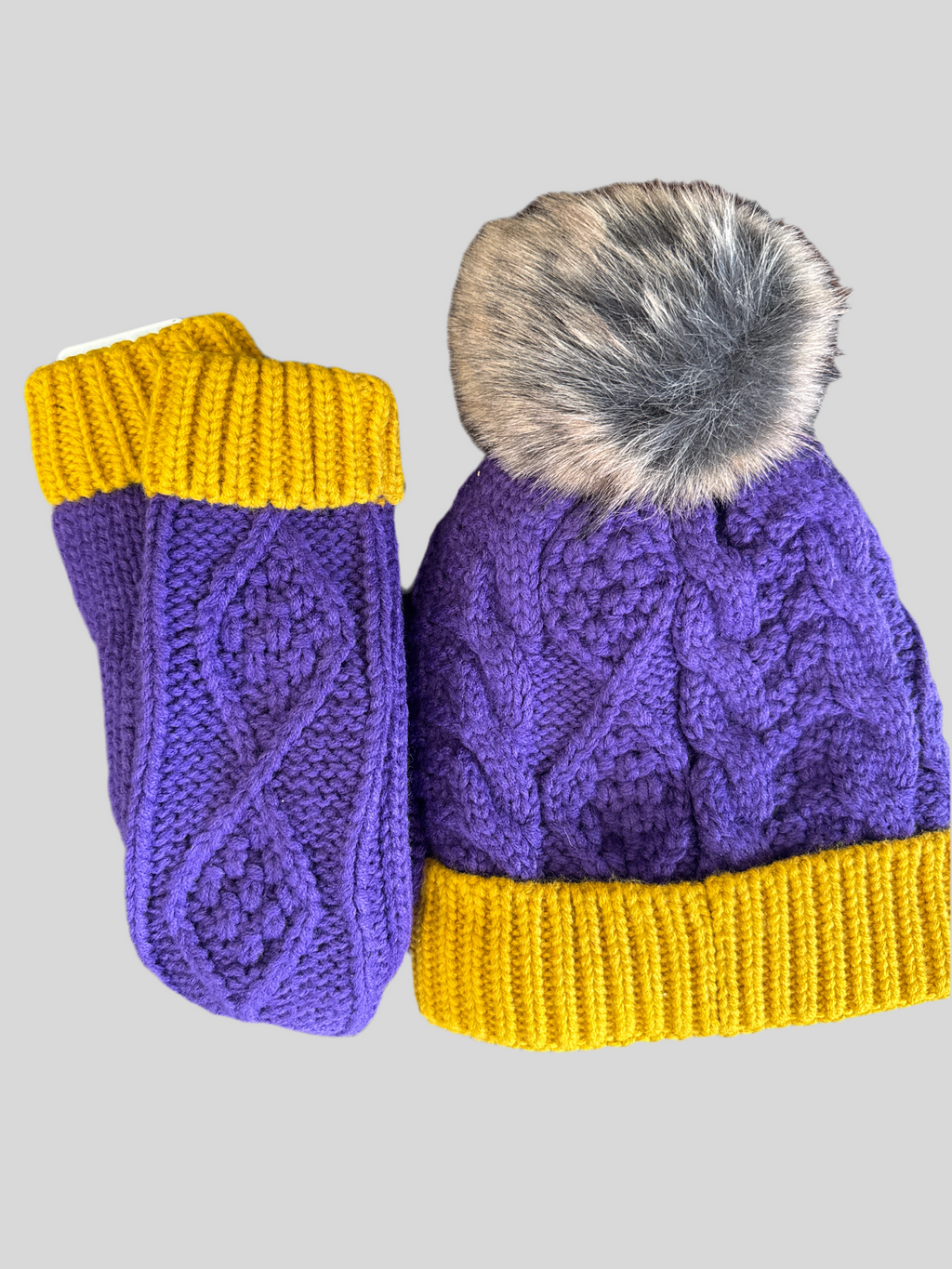 SKOL MN Mittens