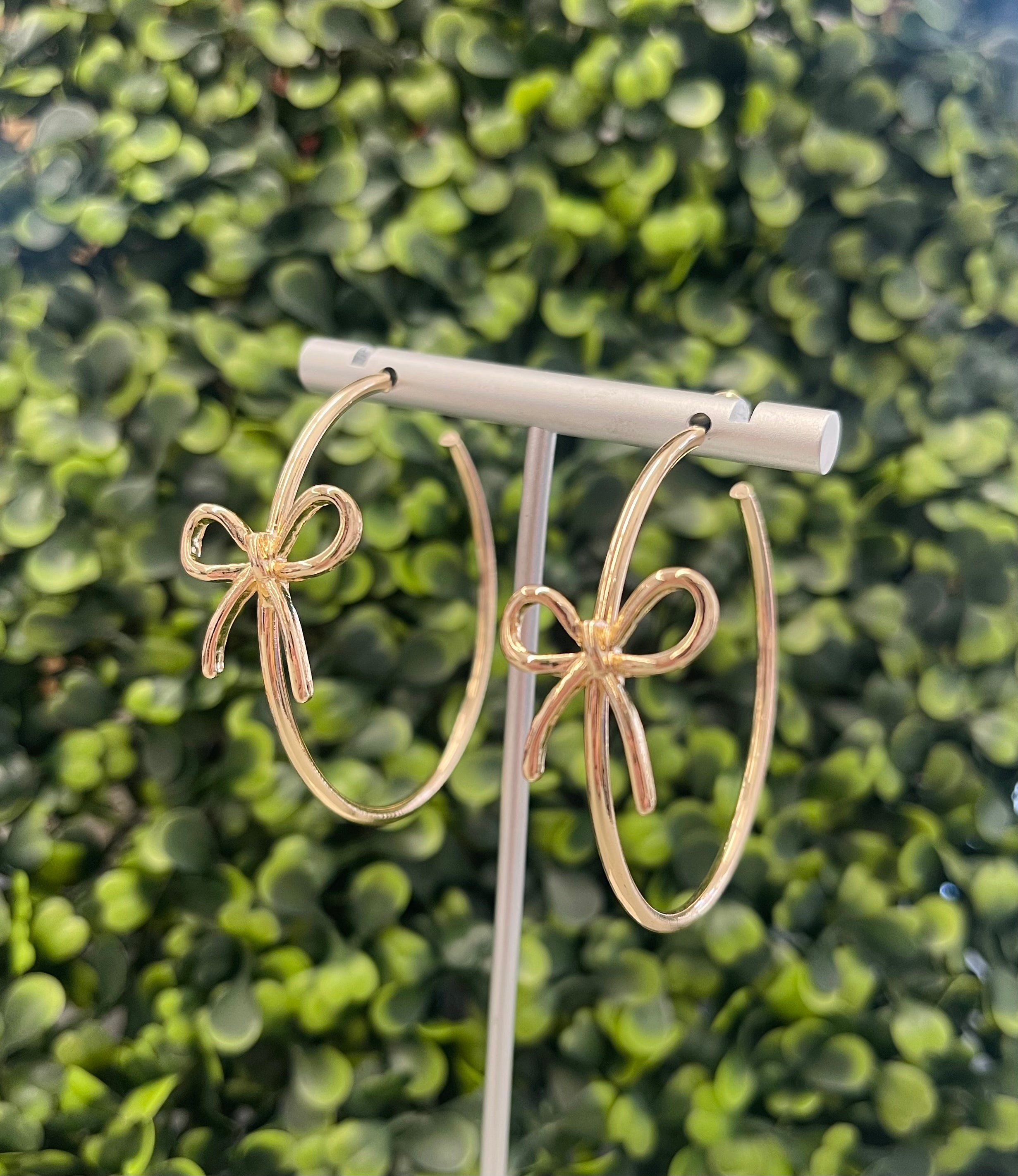 Signature Twist Hoop Earrings