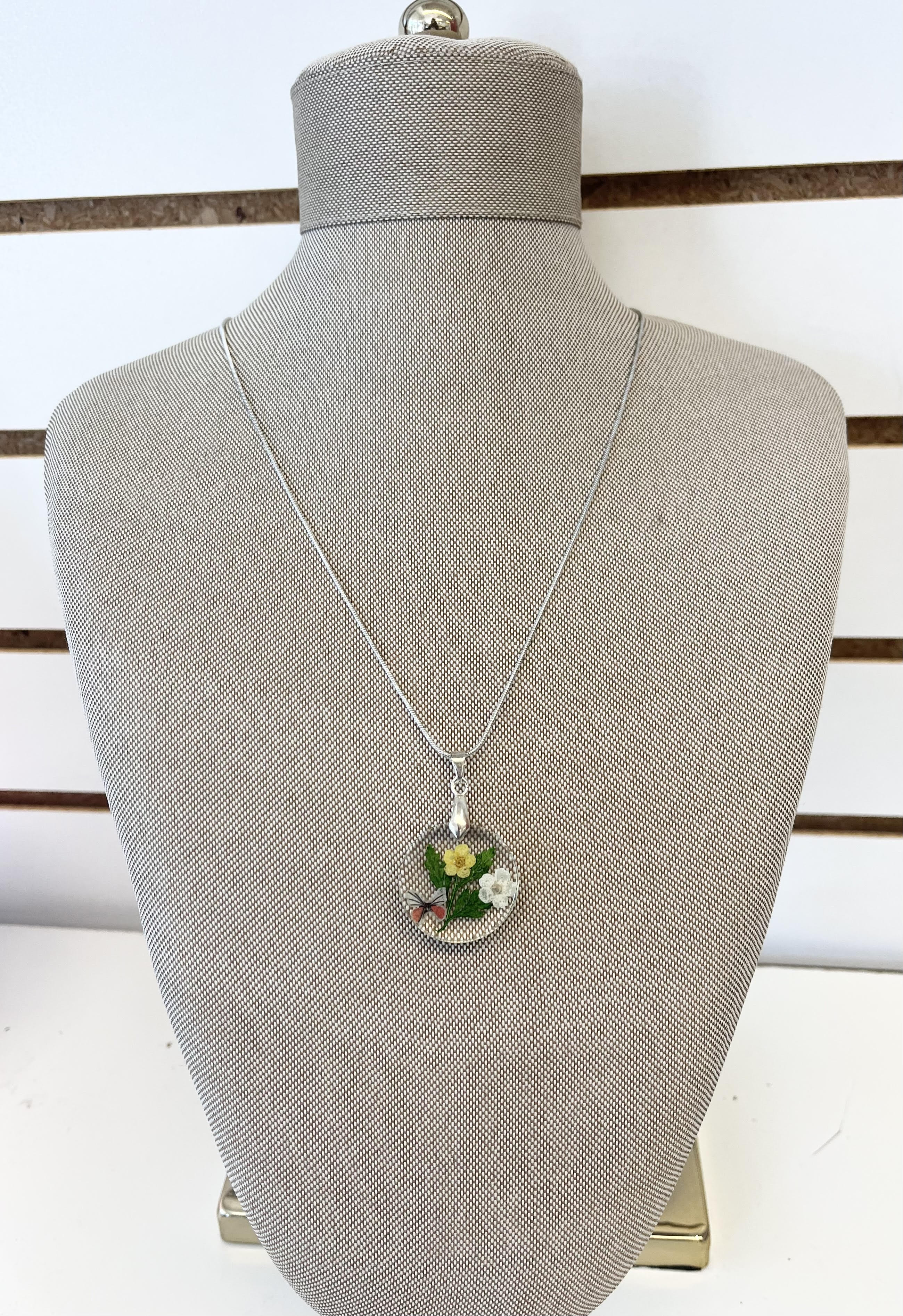 Circular Flower and Butterfly Pendant Necklace