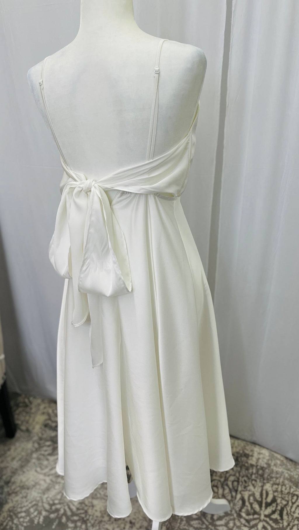 Elegant White Midi Dress