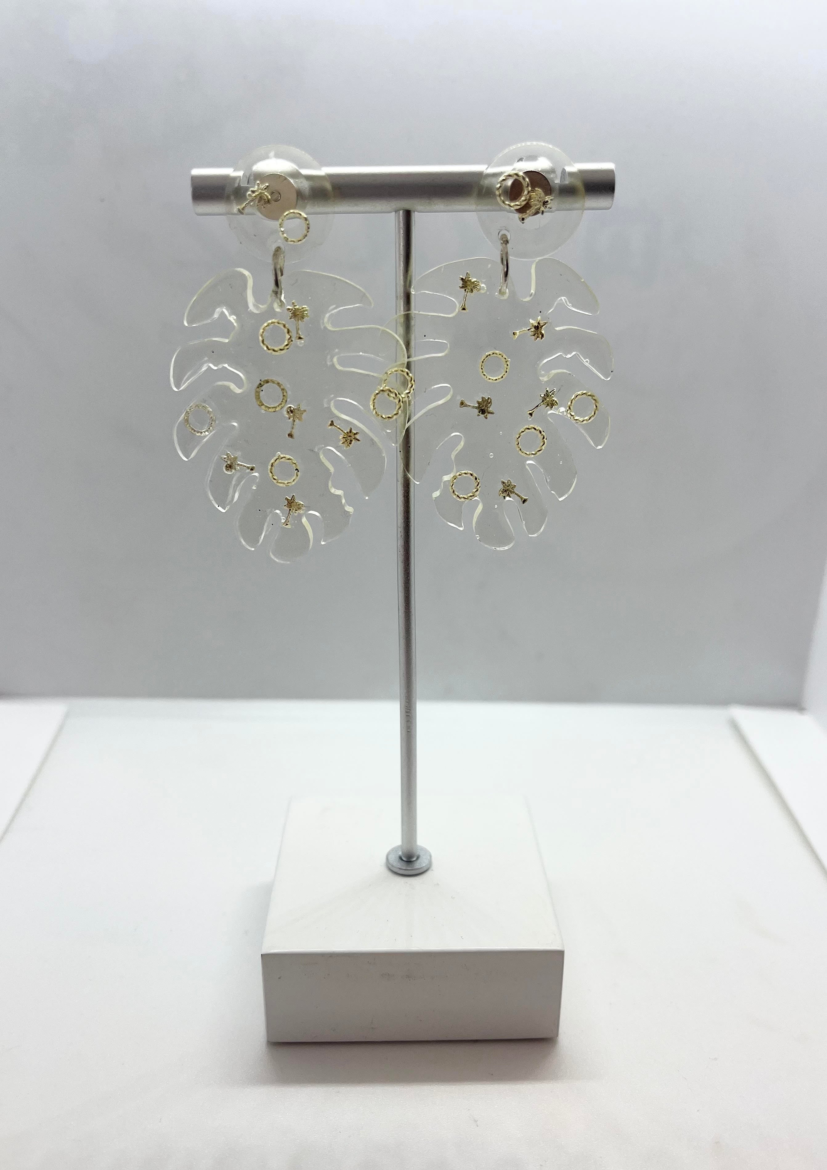 Resin Leaf Earrings With Gold