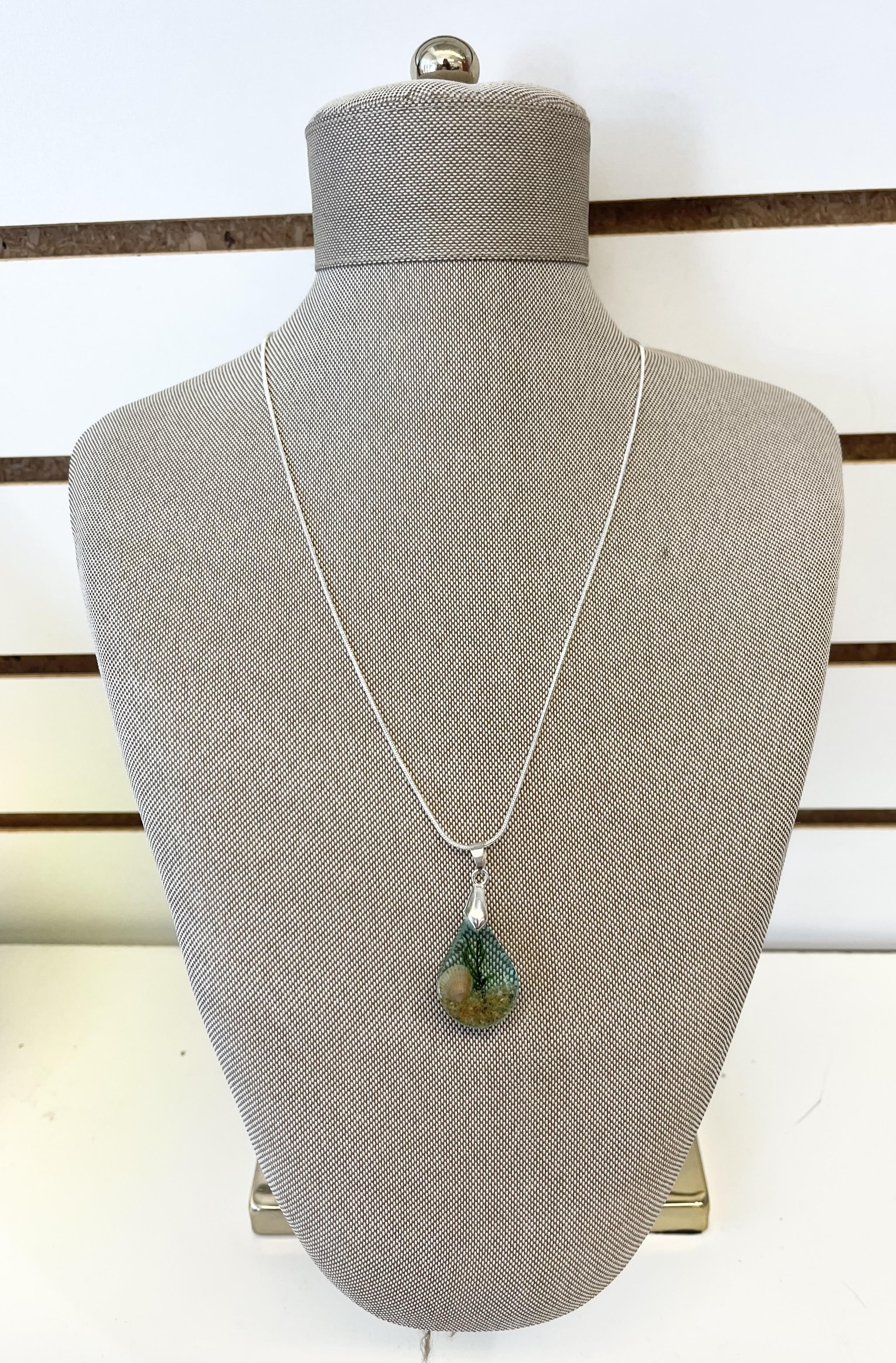 Teardrop Under the Sea Clam Shell Pendant Necklace