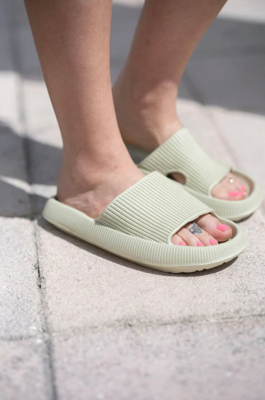 Insanely Comfy~ Beach/Casual, Slides/Sandals